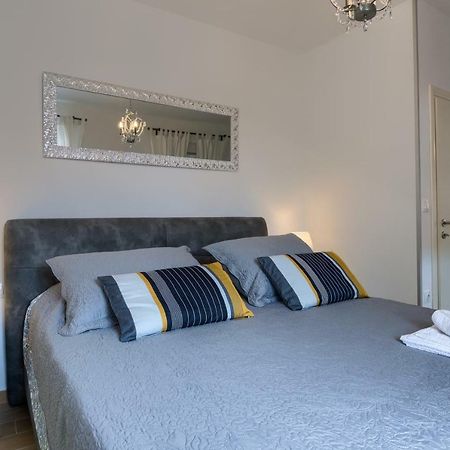 Apartments Dream In Arena 2 Pula Center Free Parking Esterno foto