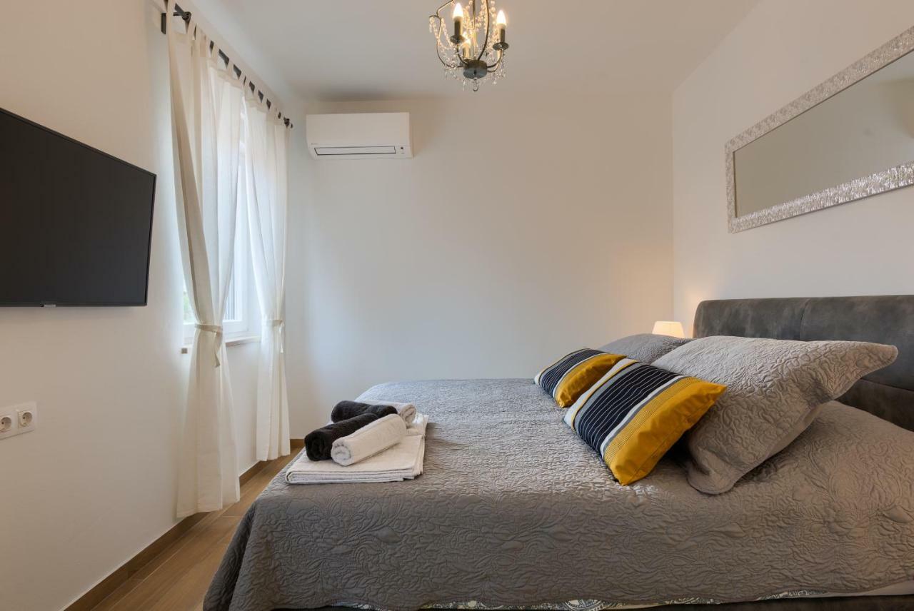 Apartments Dream In Arena 2 Pula Center Free Parking Esterno foto