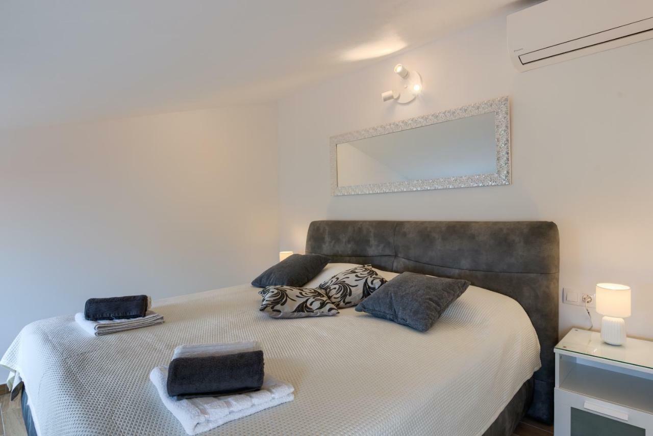 Apartments Dream In Arena 2 Pula Center Free Parking Esterno foto