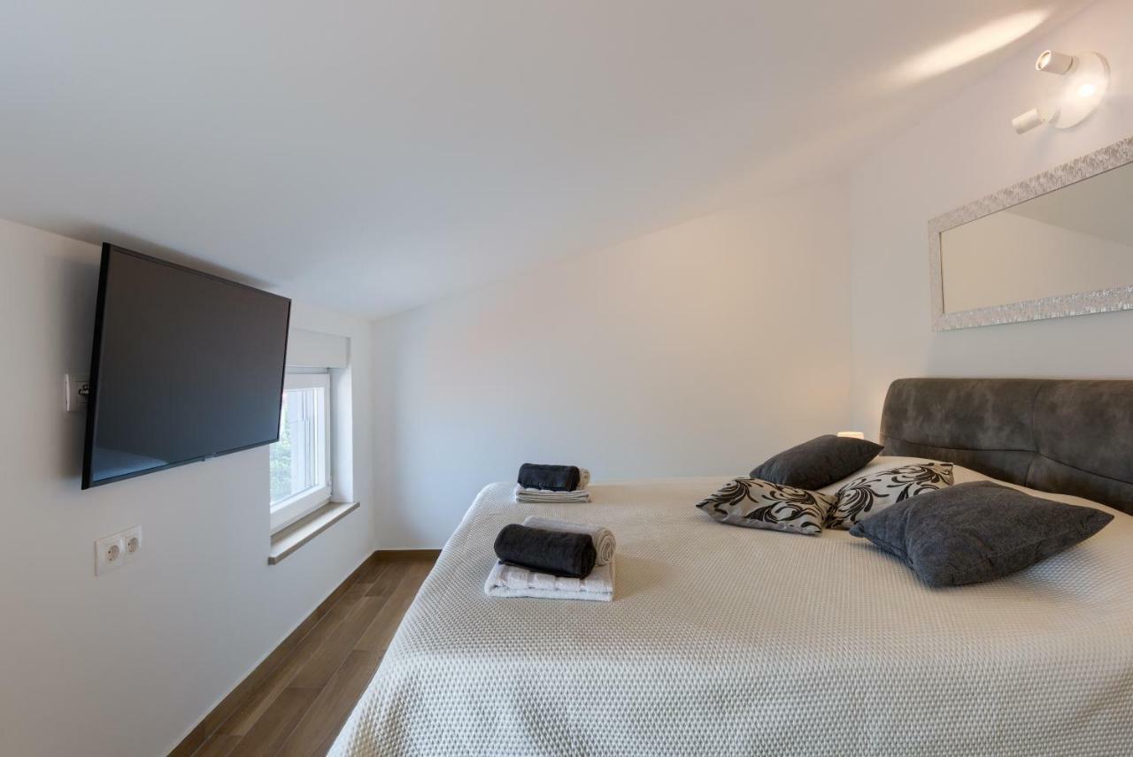 Apartments Dream In Arena 2 Pula Center Free Parking Esterno foto